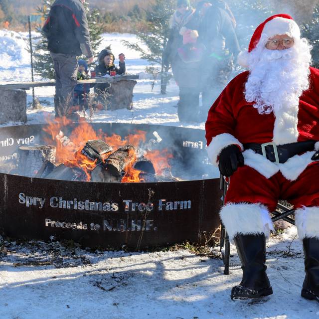 Family Christmas at Spry Family Christmas Tree Farm Returns for 2022